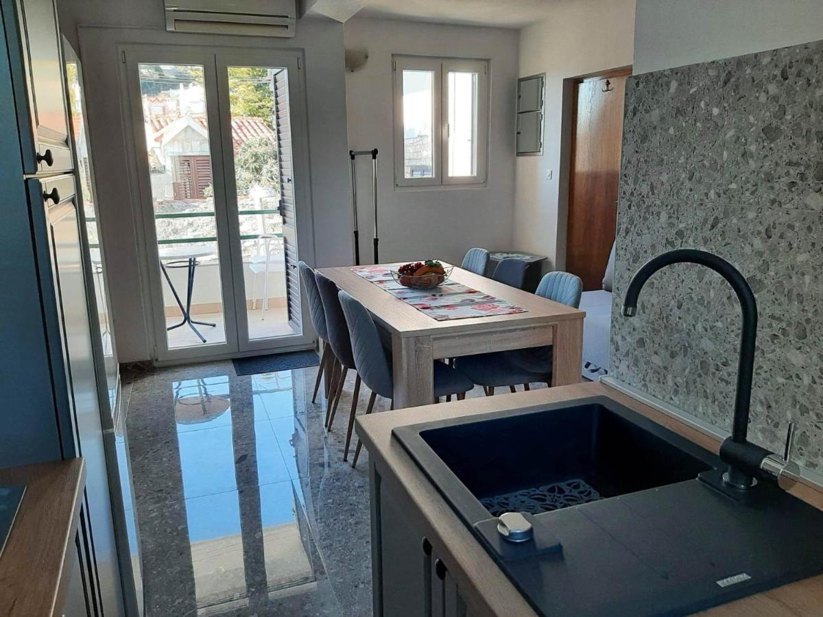 Apartament Ema Brela Zewnętrze zdjęcie